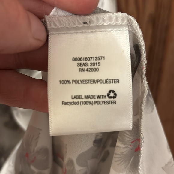 Attention Size Lg floral top - Picture 5 of 5